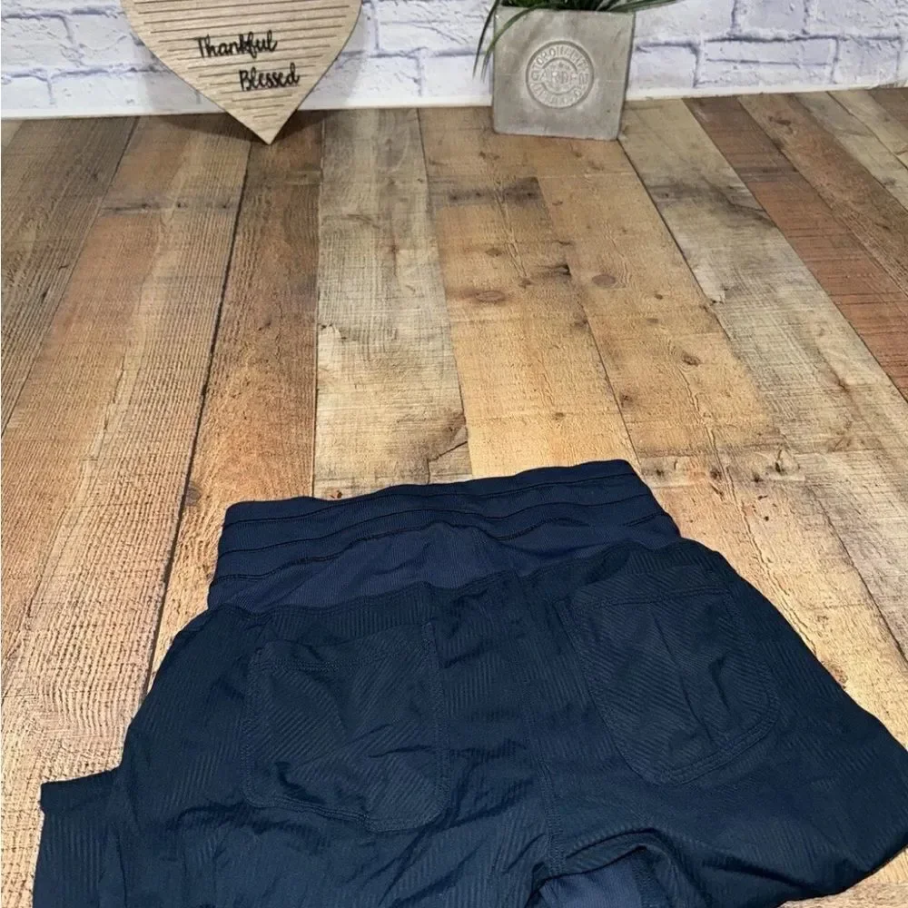 Lululemon Street To Studio Pant II  Size 4